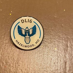 DL16 Hazelwood MO Blue and White Enamel Pin